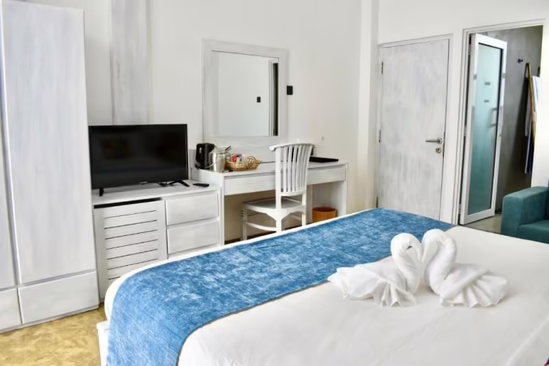 SMERALDA BEACH HOTEL