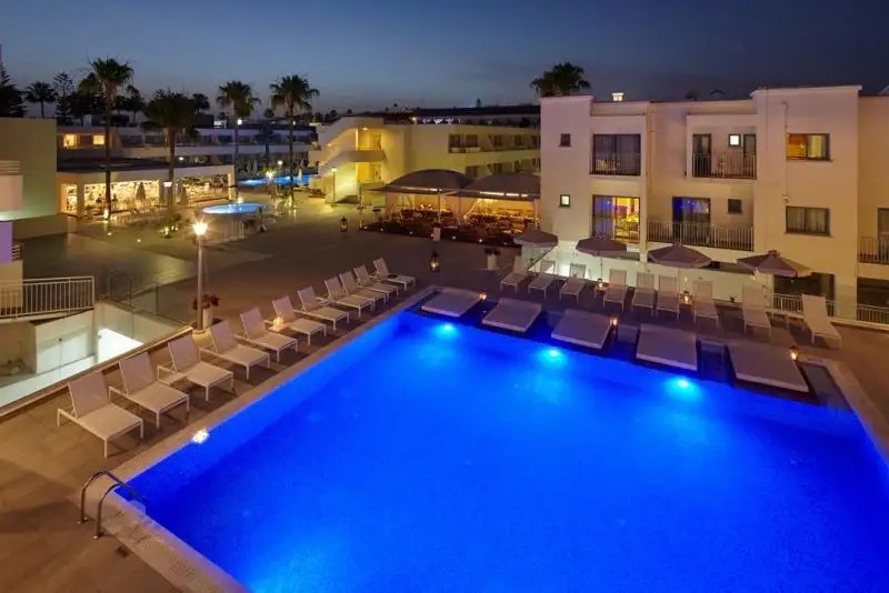 MELPO ANTIA HOTEL & SUITES