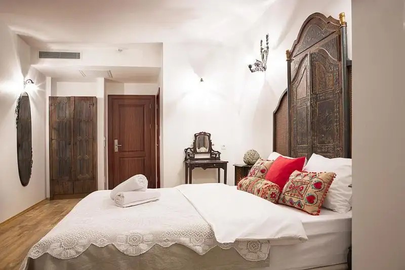 ORIELLA HOTEL