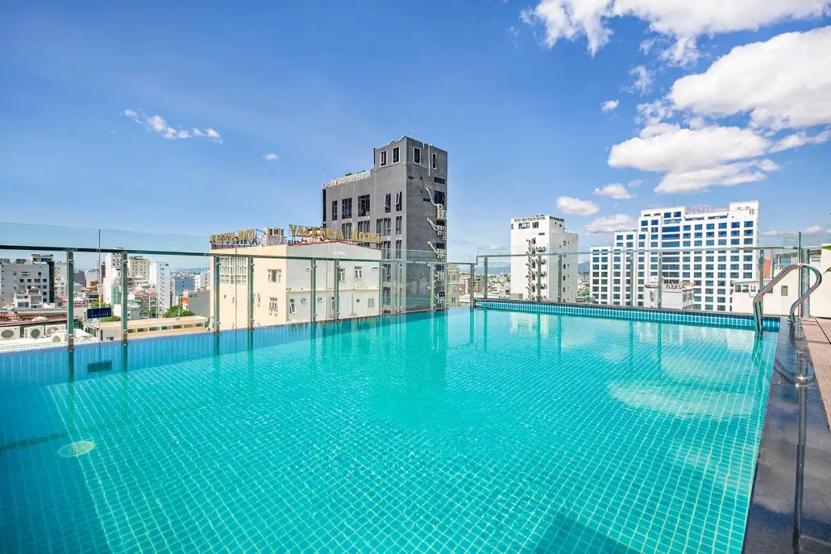 CELINA HOTEL & APARTMENT
