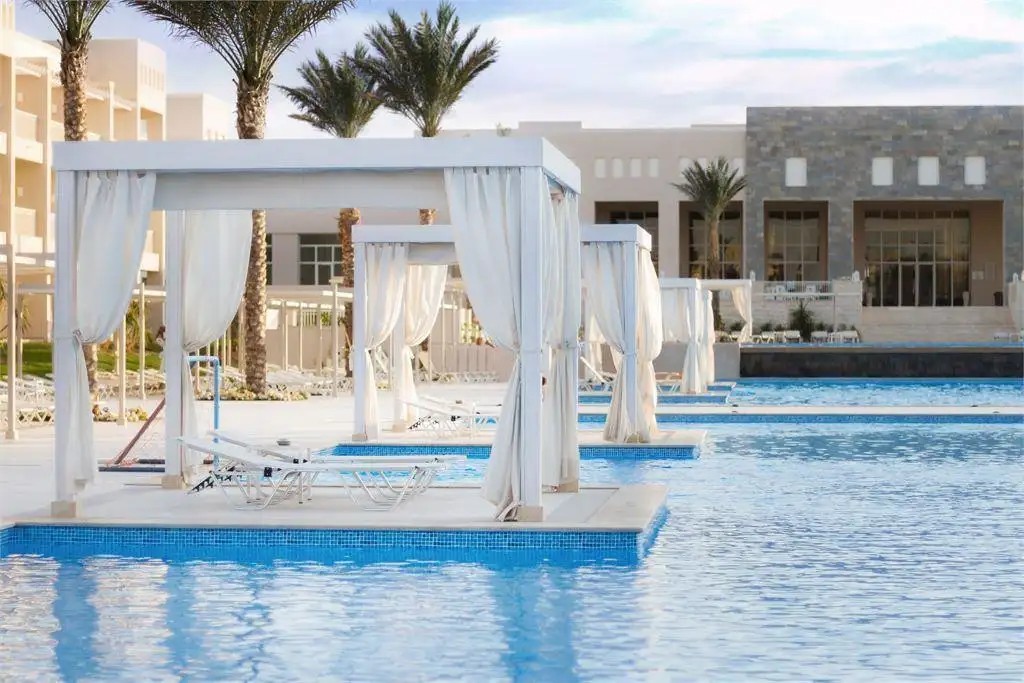 JAZ AQUAVIVA MAKADI BAY 