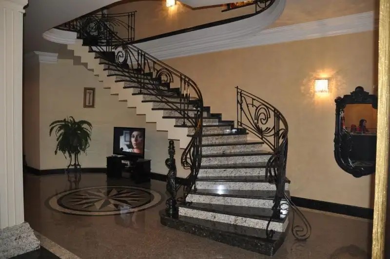AMBER HOTEL