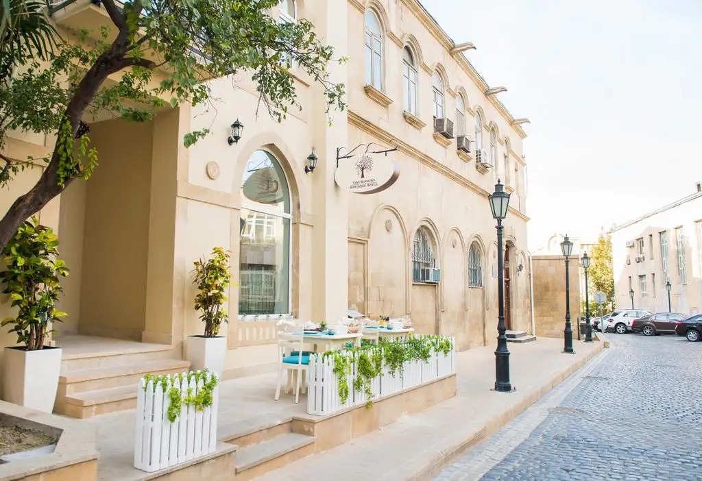 TWO SEASONS BOUTIQUE