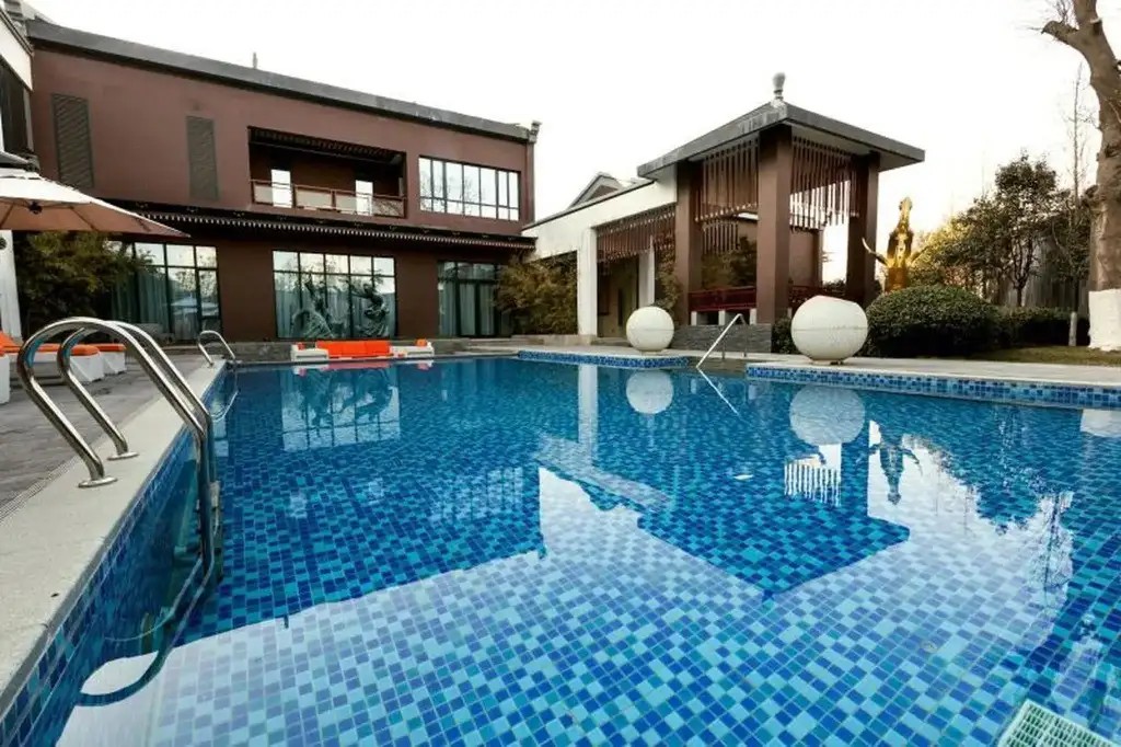 HUAQING AEGEAN INTER HOT SPRING RESORT