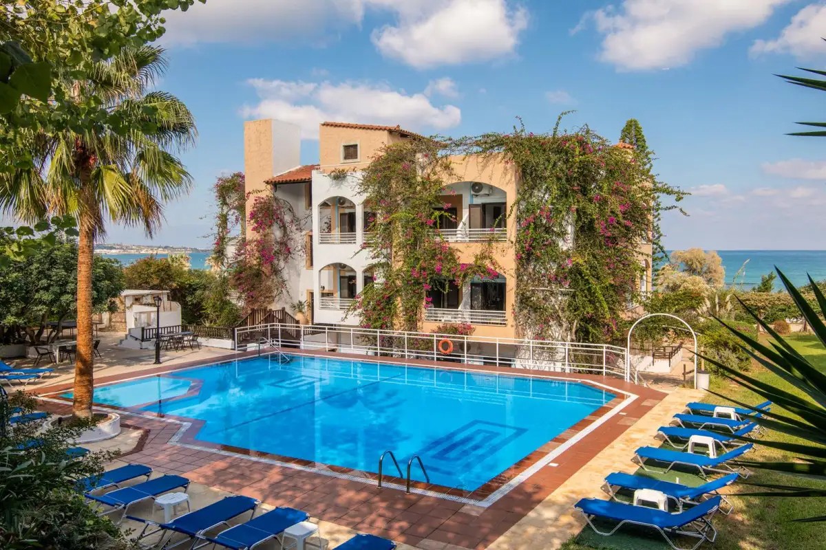ILIOSTASI BEACH APARTMENTS