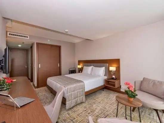 LAND PARK HOTEL
