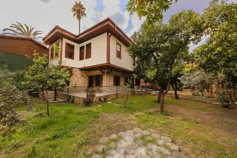 ZEMIRA GARDEN