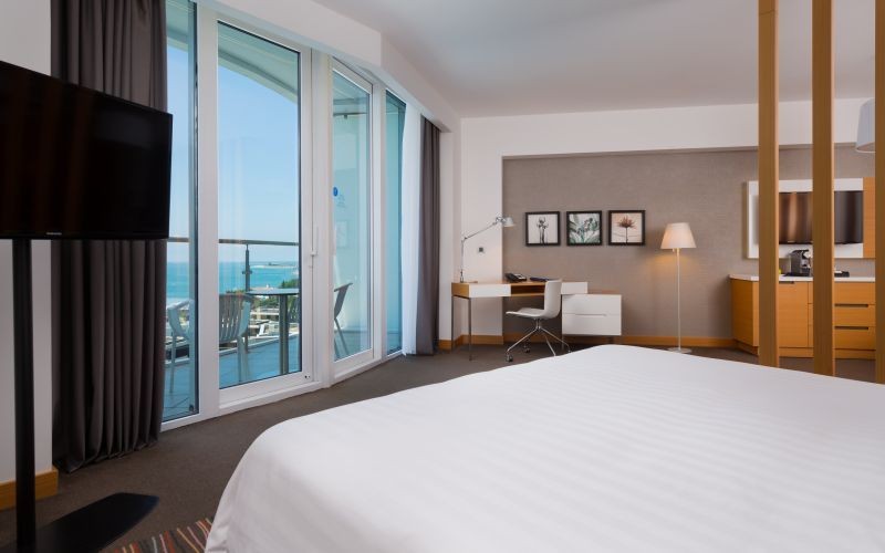 junior suite sea view / джуниор сюит вид на море