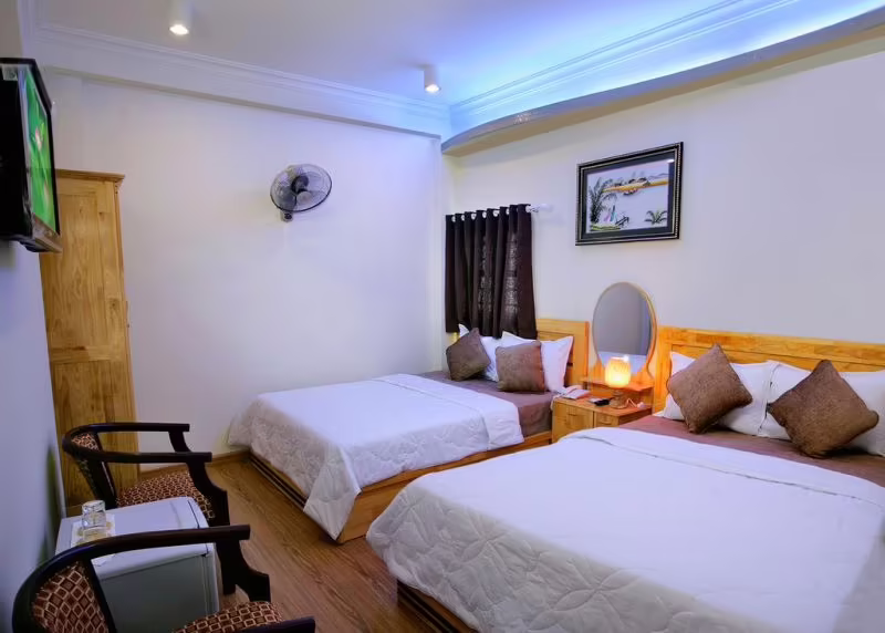 CR HOTEL