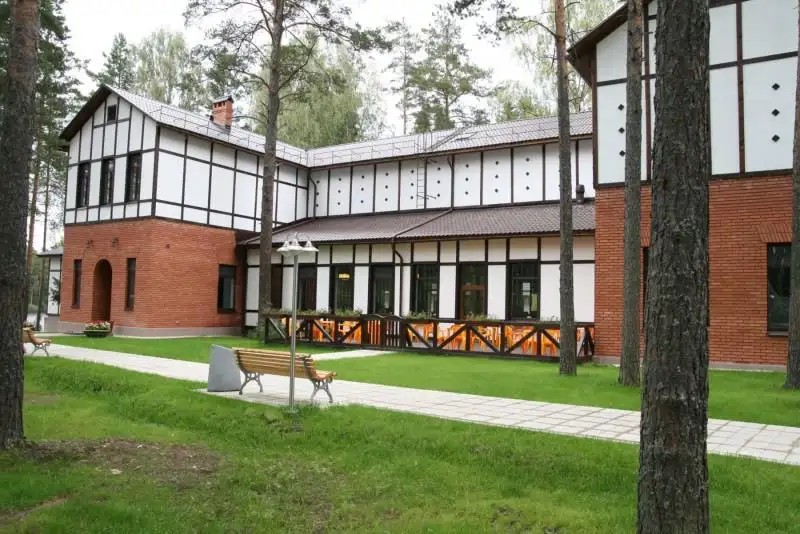 АВРОРА ЦЕНТР ОТДЫХА ЛУГА