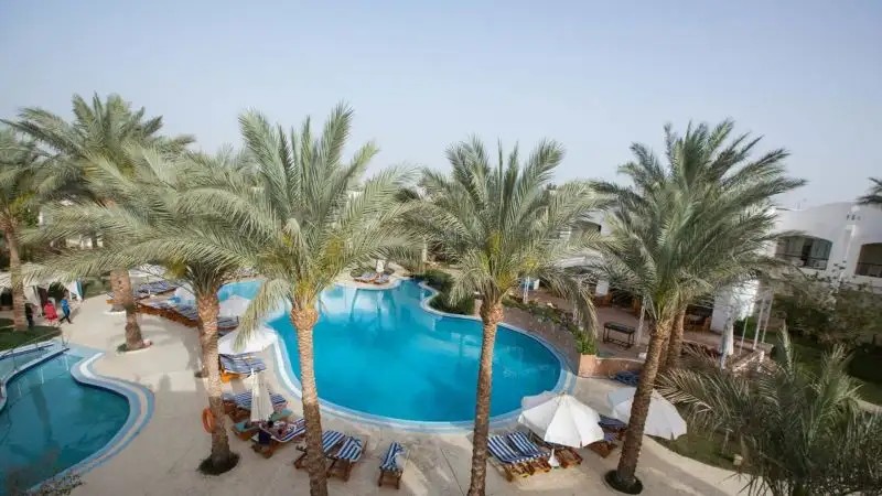 LUNA SHARM