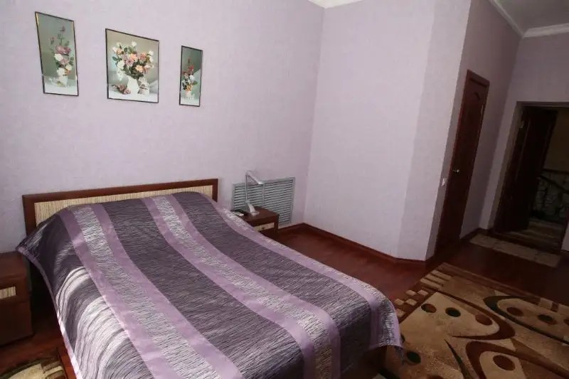 КОРОНА САРАПУЛ