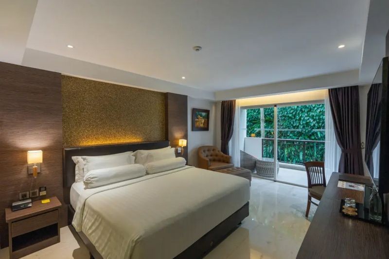 deluxe with balcony
