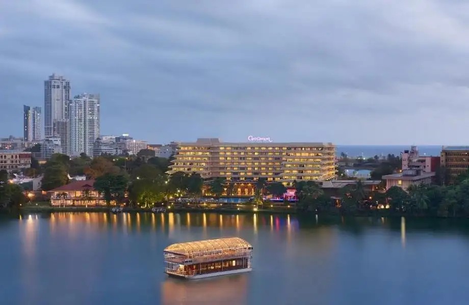 CINNAMON LAKESIDE