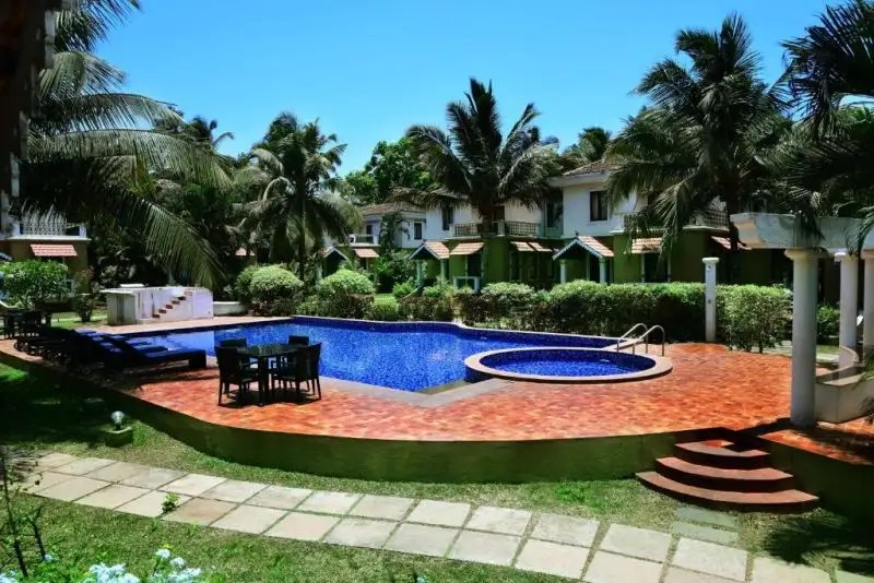 WHITE SQUARE NIRVANA