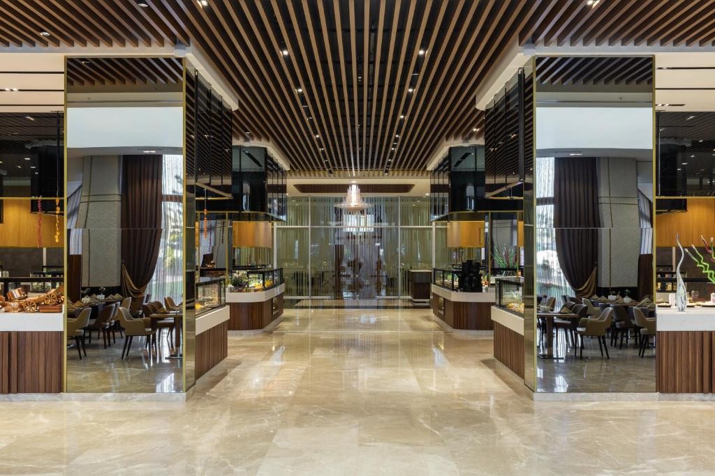 MIRACLE RESORT