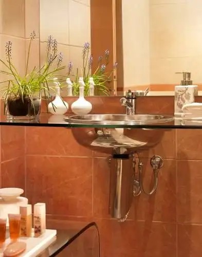 BEST WESTERN PLUS EMBASSY