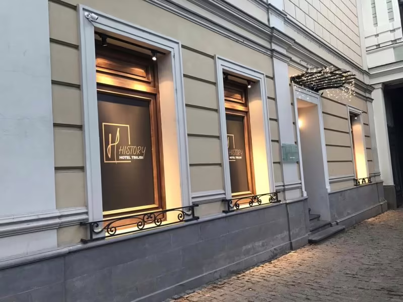 HISTORY HOTEL