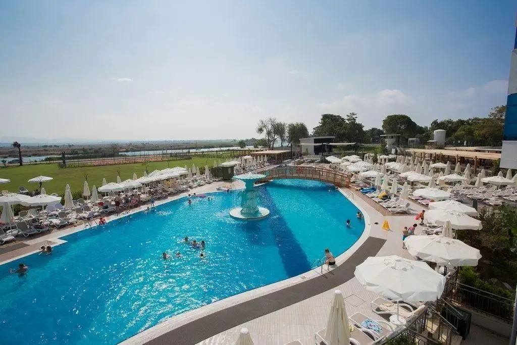 WATER SIDE RESORT & SPA