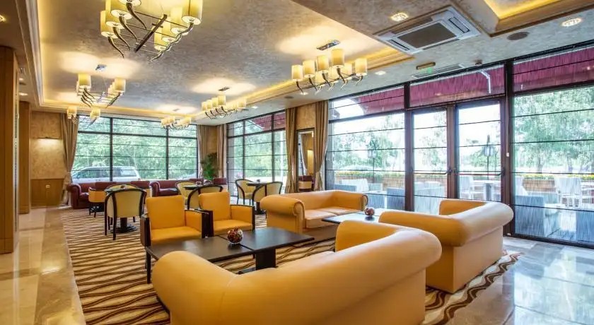 LANDMARK CREEK HOTEL