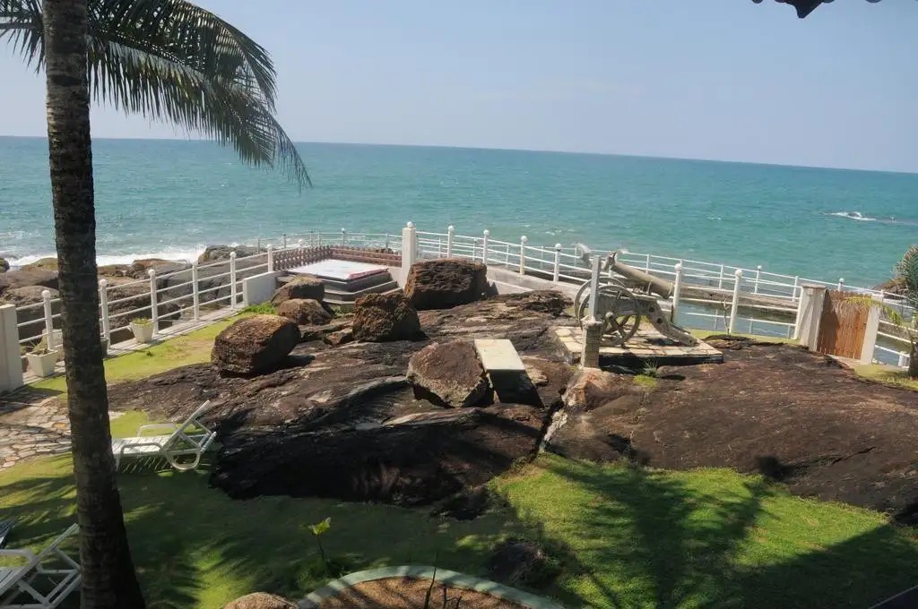 WHITE VILLA RESORT