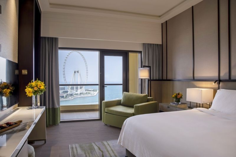 1 bedroom sea front suite with balcony and lounge asses