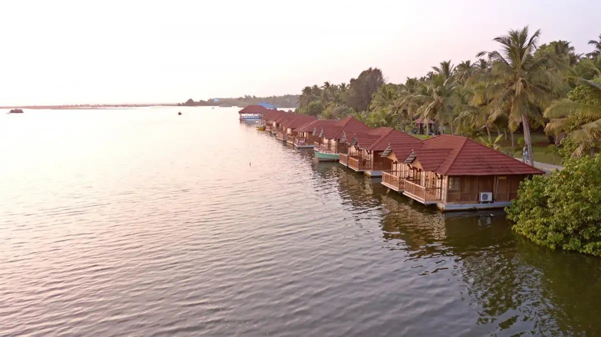 POOVAR ISLAND RESORT