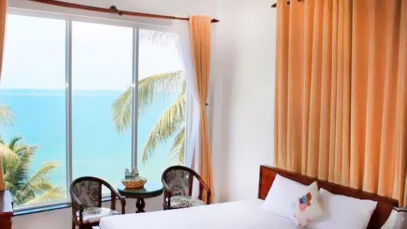 WYN HOTEL