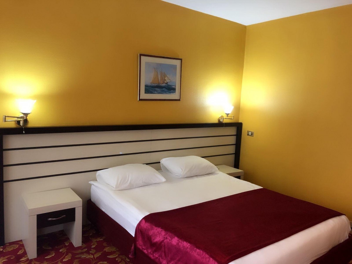 LARA PARK HOTEL