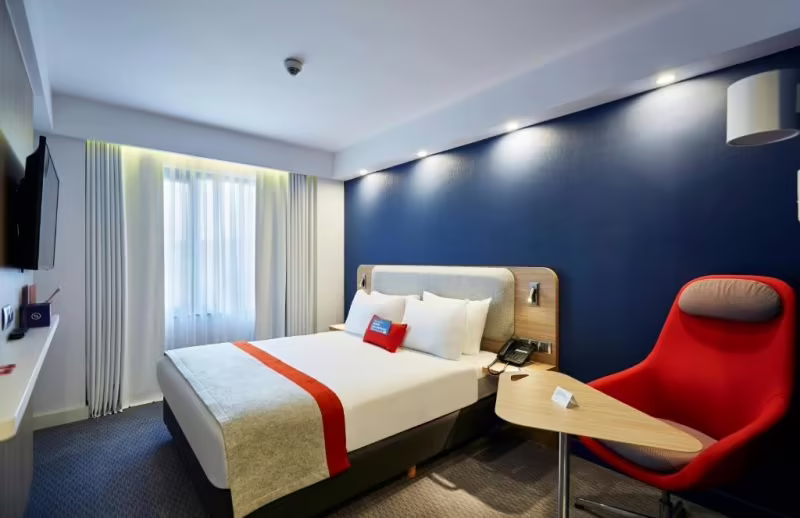 HOLIDAY INN EXPRESS ISTANBUL ATAKOY METRO