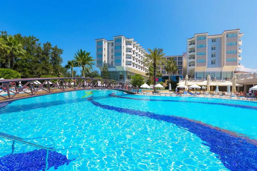 TERRACE BEACH RESORT