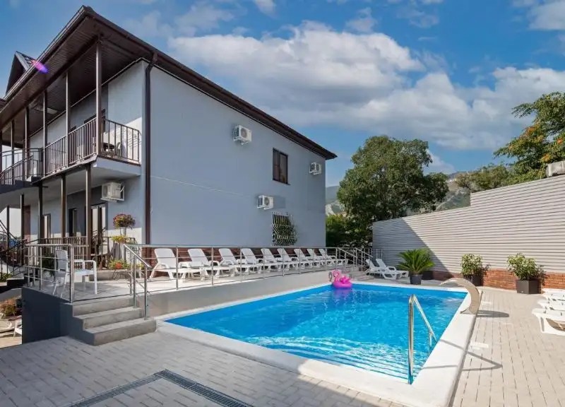M HOUSE