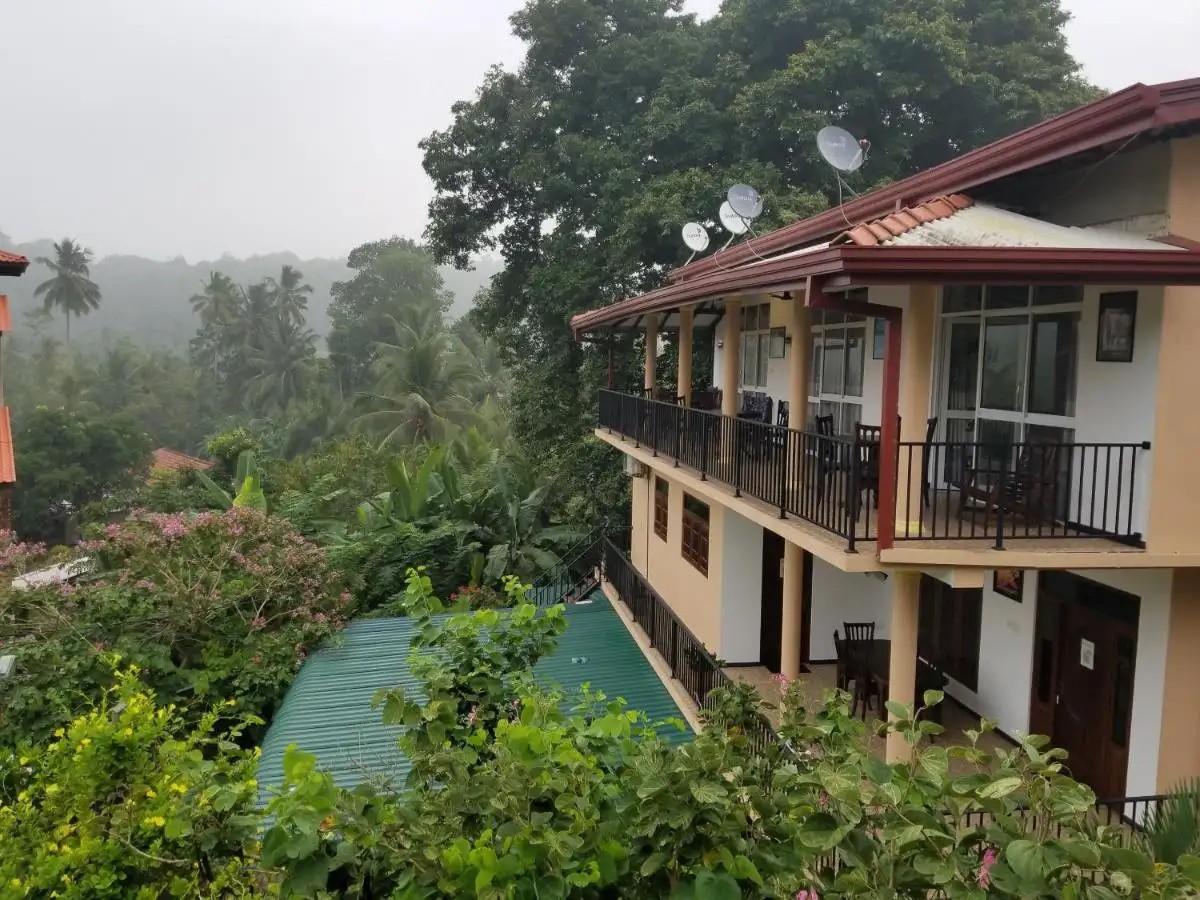 CORAL PALM VILLA & APARTMENTS