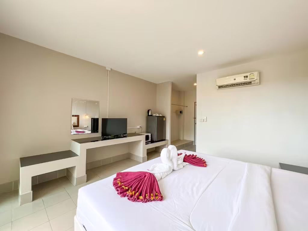 TRI'S MIRACLE KATA BEACH SIDE