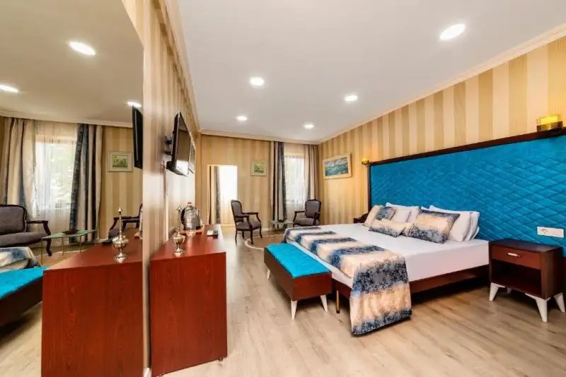 DOVE HOTEL & SUITES