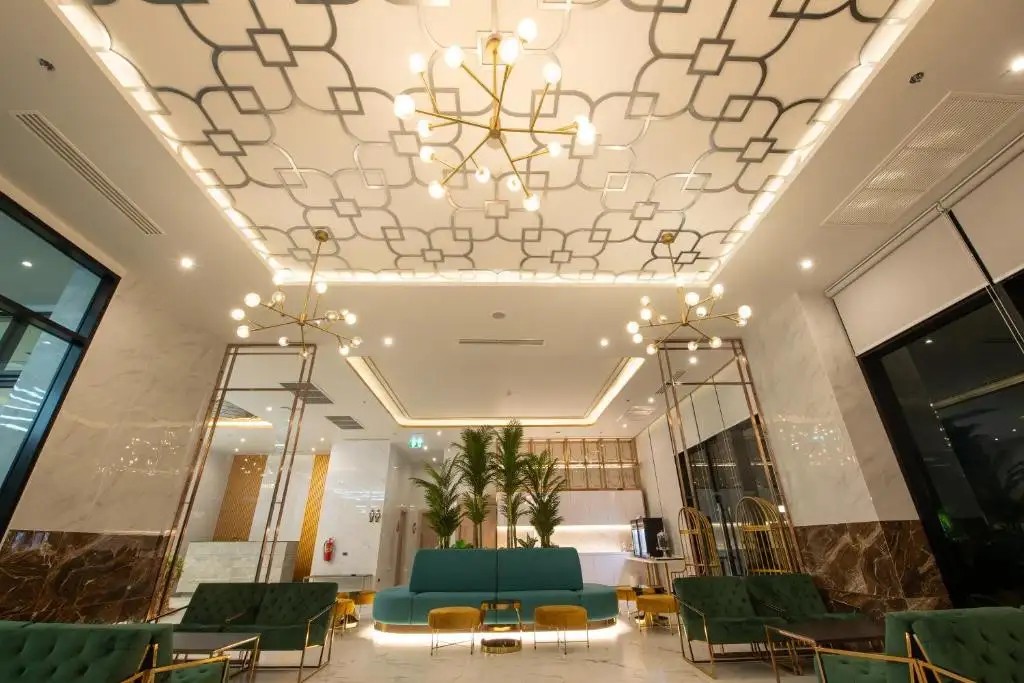 DISCOVERY BEACH HOTEL