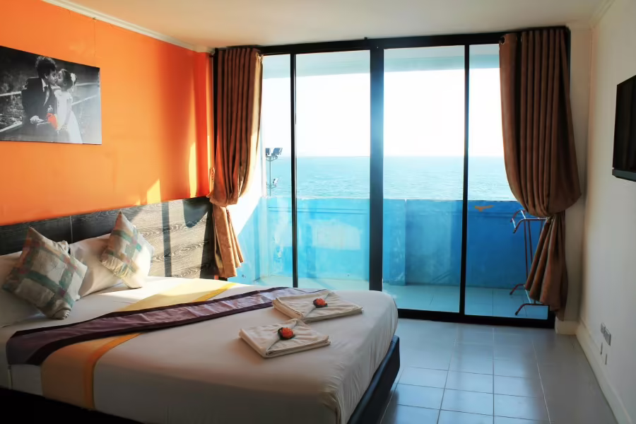 THAI ORANGE SEA SUN