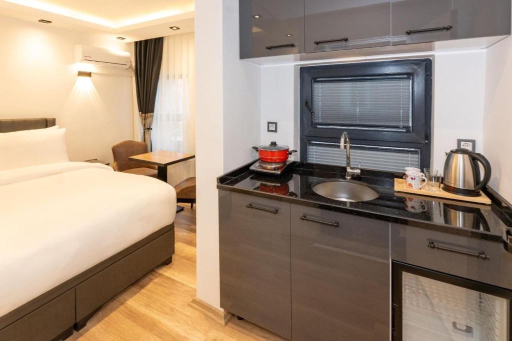 BOUTIQUE 360 SUITE 