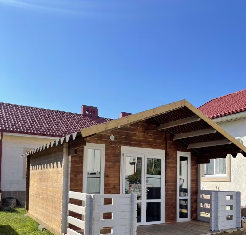 SMALL HOUSE