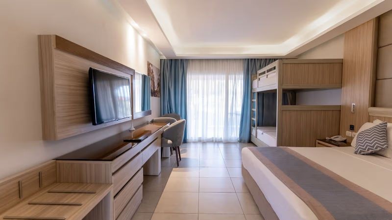 deluxe bunkbed garden view