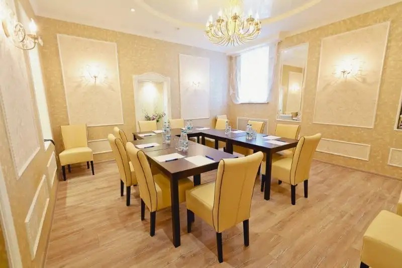 ONEGIN HOTEL (ОНЕГИН)