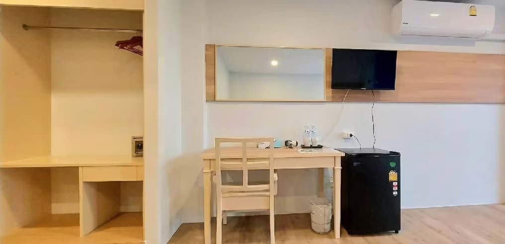 KARON LIVING ROOM
