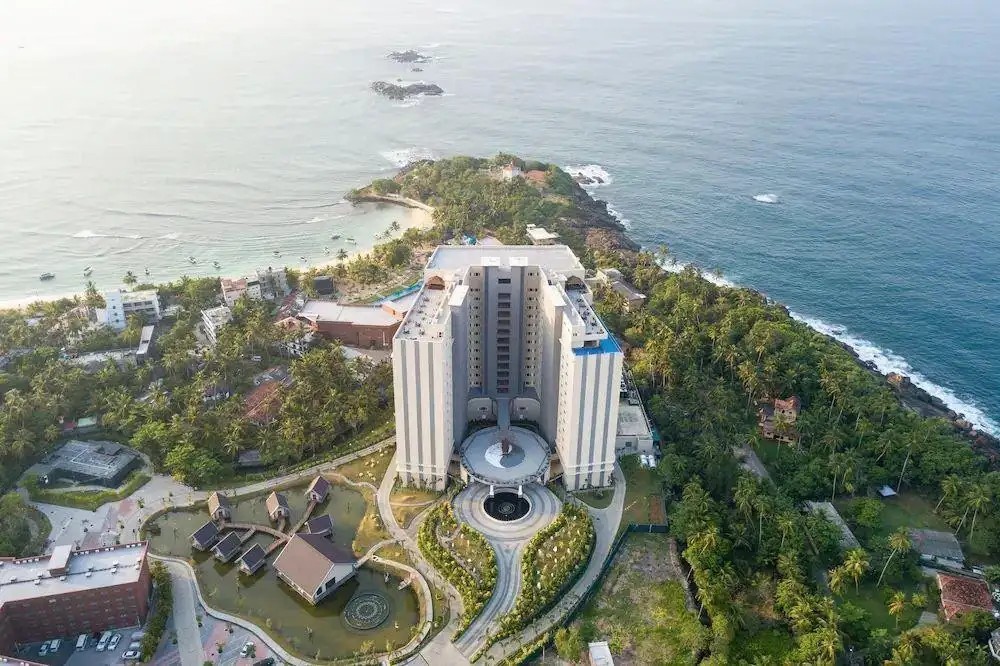 ARALIYA BEACH RESORT & SPA