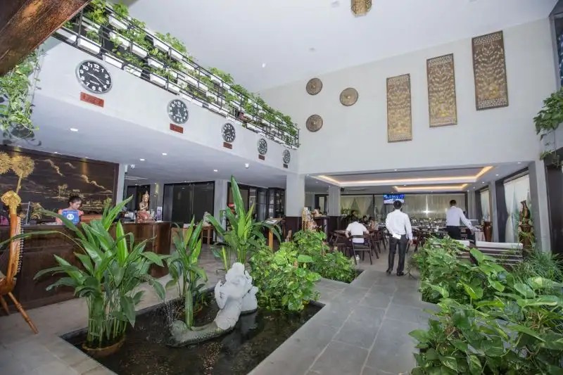 THE PALM BOUTIQUE HOTEL & RESIDENCE