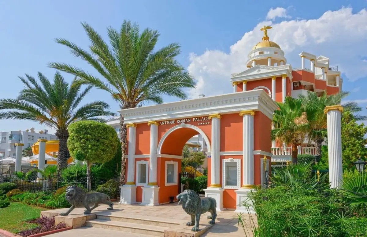 ANTIQUE ROMAN PALACE MUSEUM HOTEL ADULTS ONLY 16+