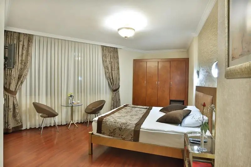 GRAND MADRID (LALELI)