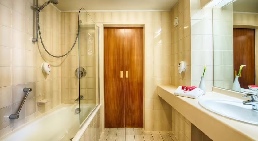 LEONARDO HAMBURG STILLHORN