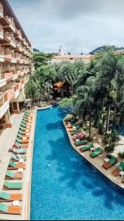B BURI HOTEL