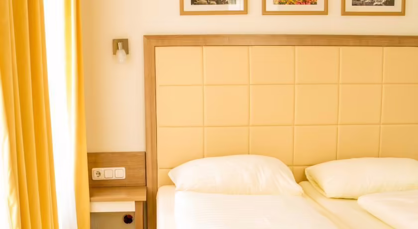 GOLDENES THEATERHOTEL