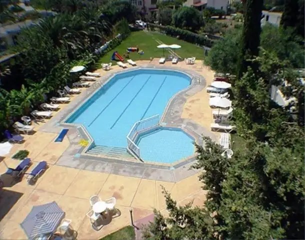 THEODOROU BEACH HOTEL APARTMENTS